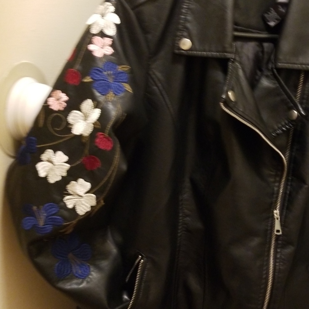 Lether jacket - Picture 3 of 6
